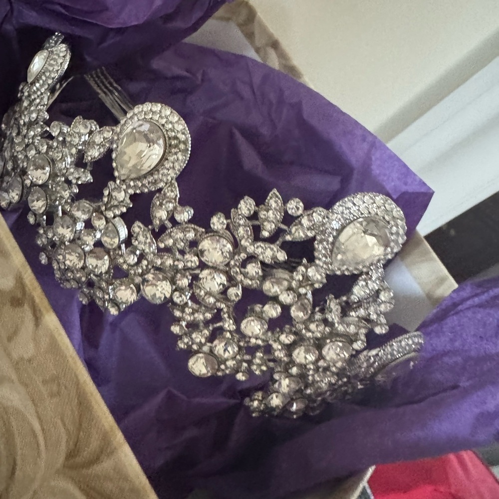 Silver Floral Crystal Hair Accessory